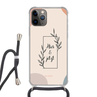 Now - iPhone 11 Pro Handyhülle Crossbody case mit Band