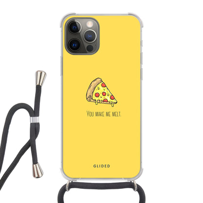Flirty Pizza - iPhone 12 - Crossbody case mit Band