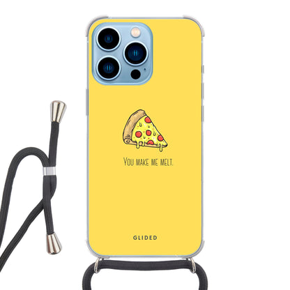 Flirty Pizza - iPhone 13 Pro - Crossbody case mit Band