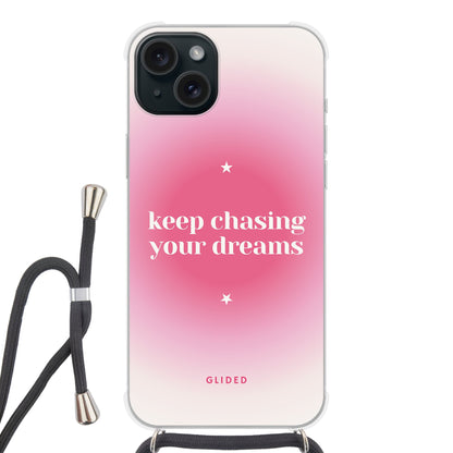 Chasing Dreams - iPhone 15 Plus Handyhülle Crossbody case mit Band