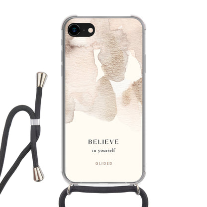Believe in yourself - iPhone 8 Handyhülle Crossbody case mit Band